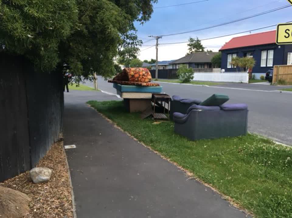 The photograph attached to this rubbish/recycling report