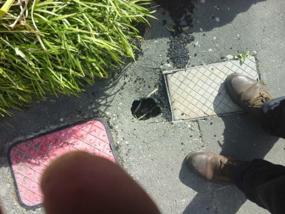 The photograph attached to this roading/streets report