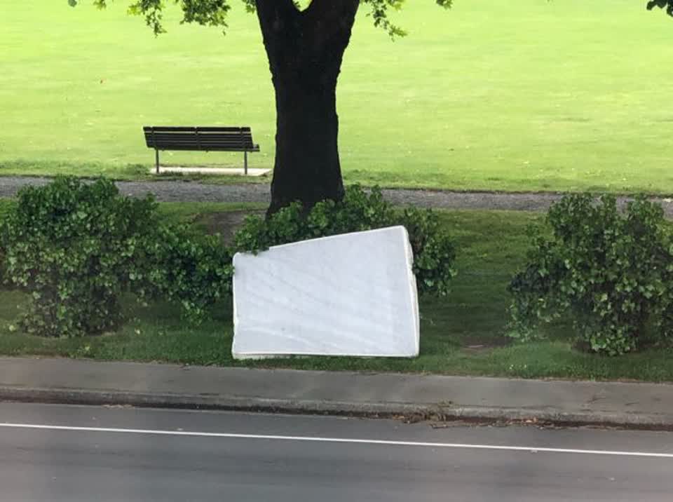 The photograph attached to this rubbish/recycling report