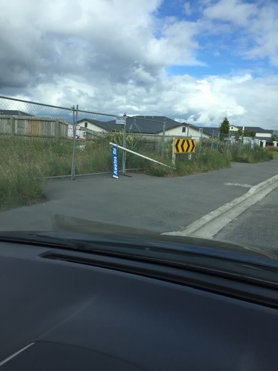 The photograph attached to this roading/streets report