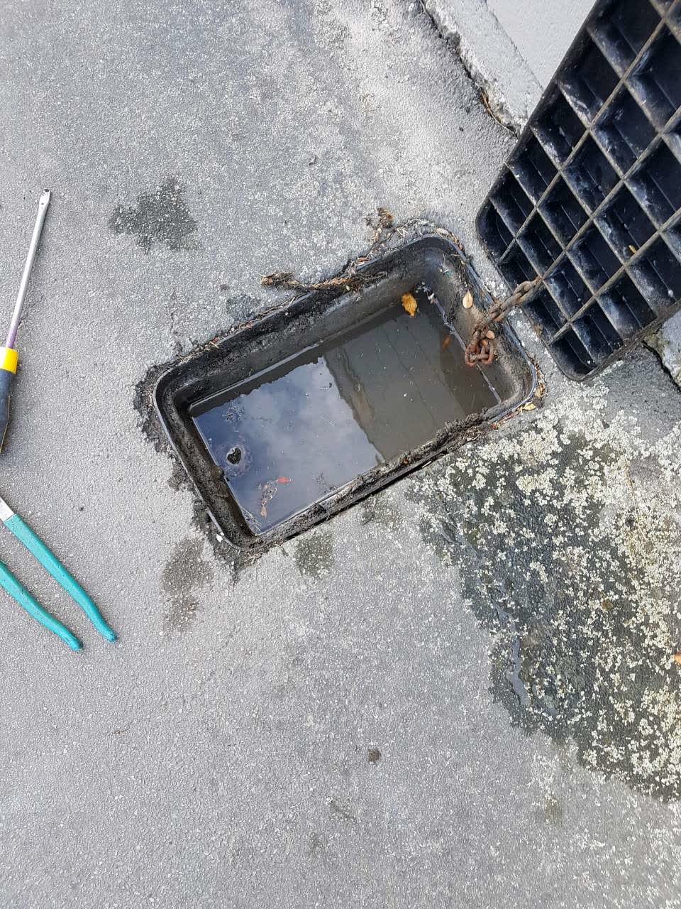 The photograph attached to this water supply report