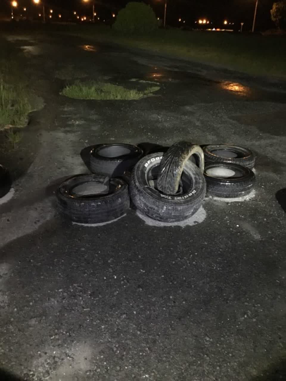 The photograph attached to this rubbish/recycling report