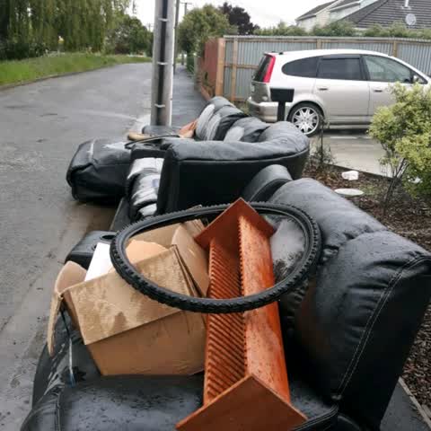 Rubbish/Recycling, a report photo