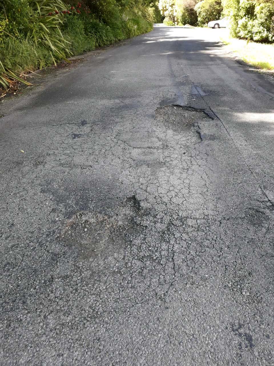 The photograph attached to this roading/streets report
