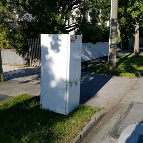 Rubbish/Recycling, a report photo