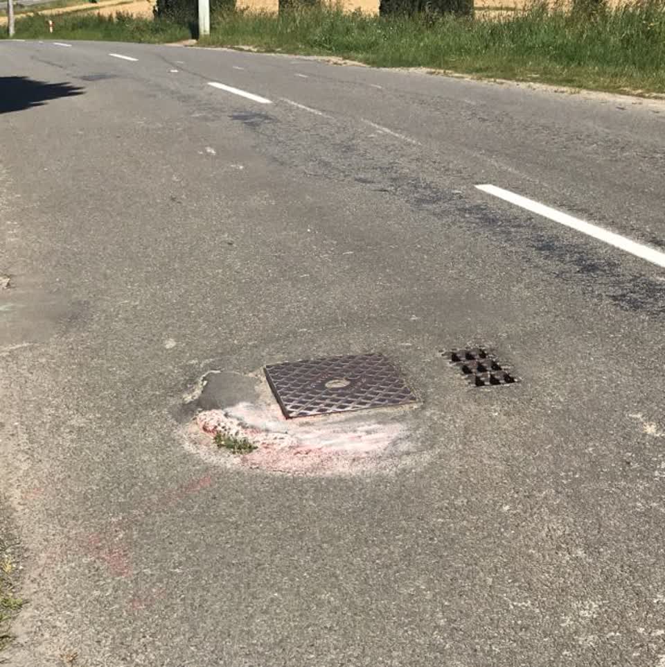 The photograph attached to this roading/streets report
