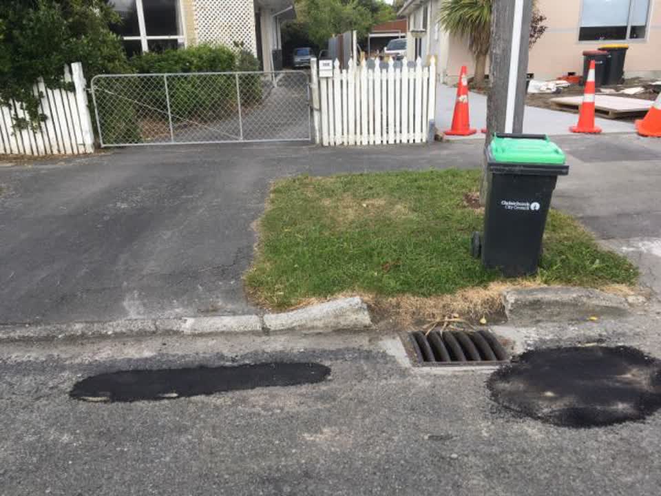 The photograph attached to this roading/streets report
