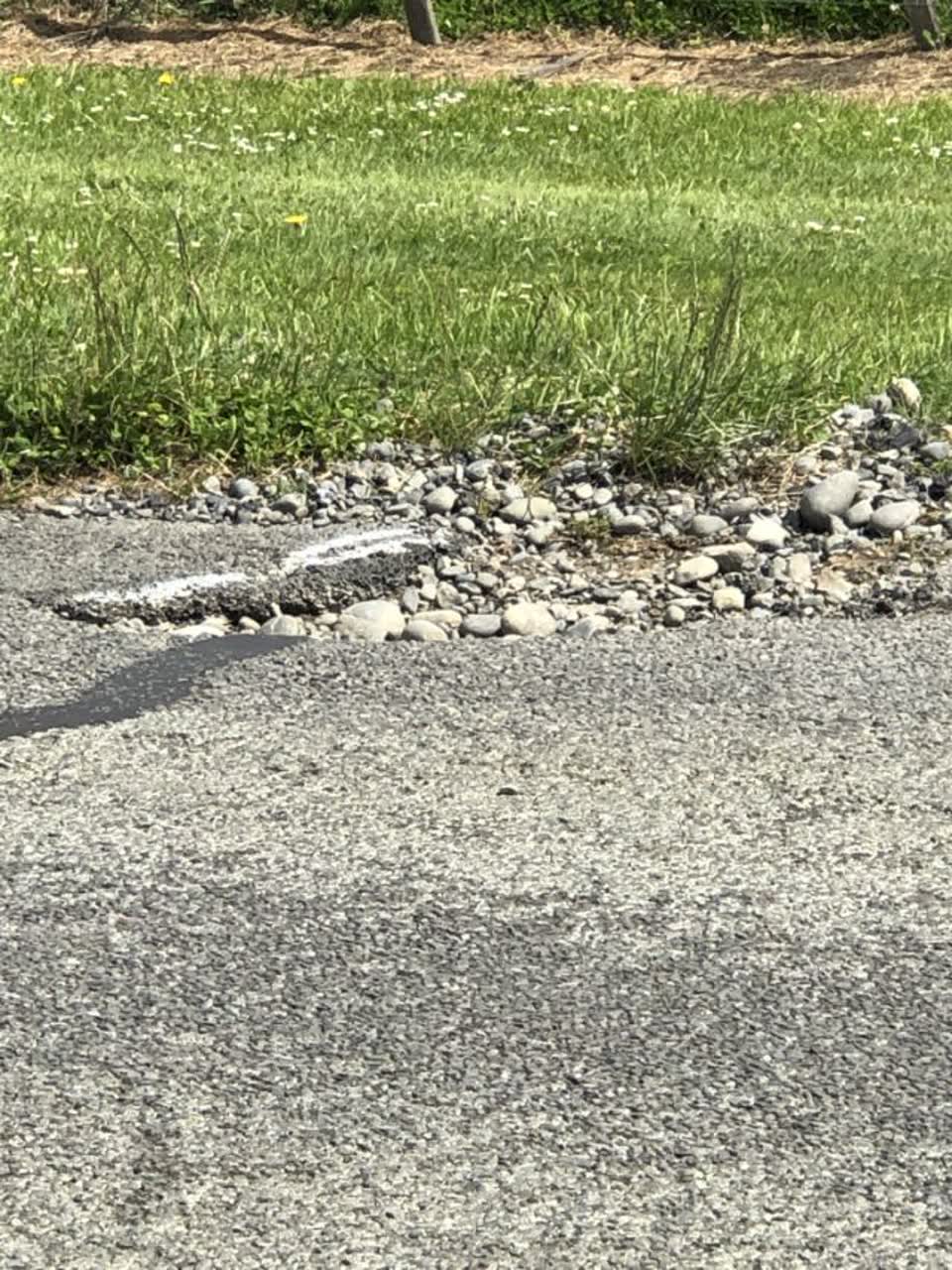 The photograph attached to this roading/streets report