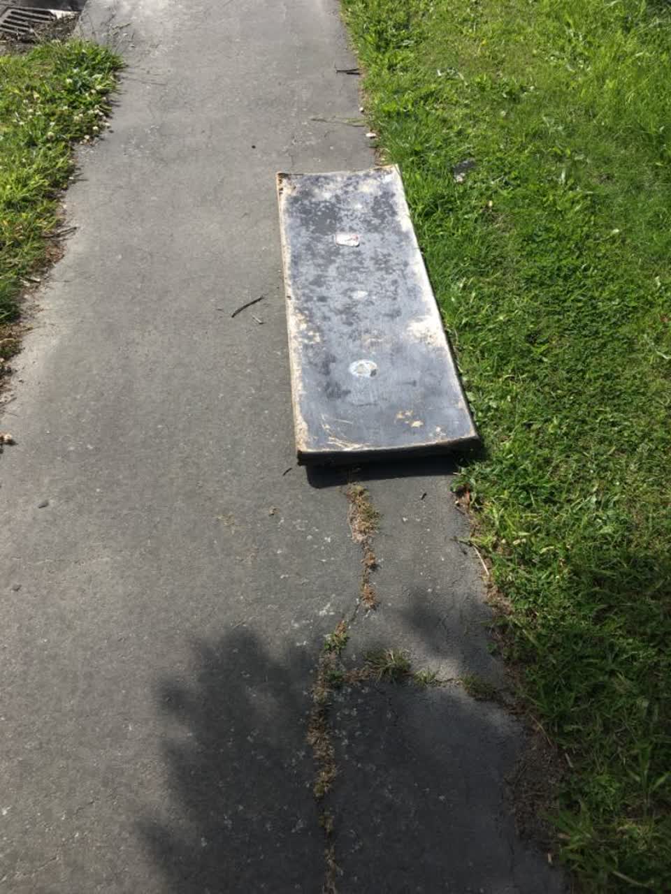 The photograph attached to this rubbish/recycling report