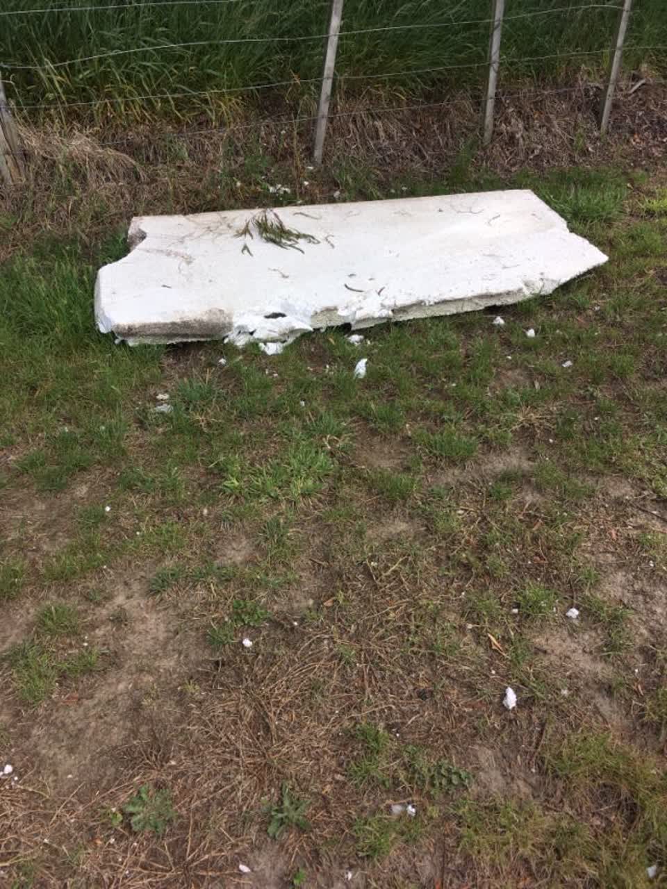 The photograph attached to this rubbish/recycling report
