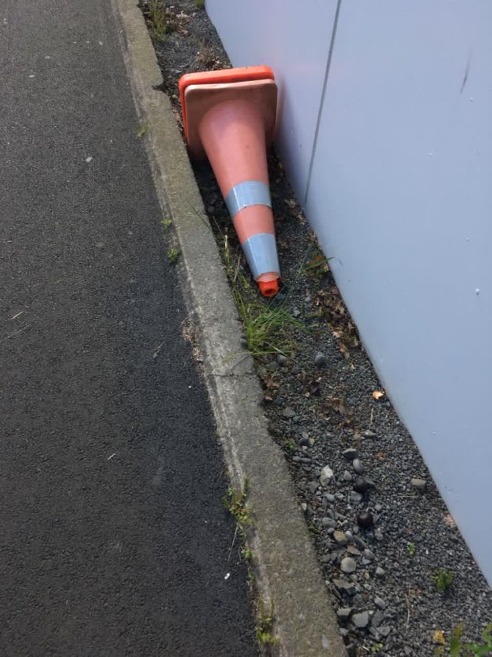 The photograph attached to this roading/streets report