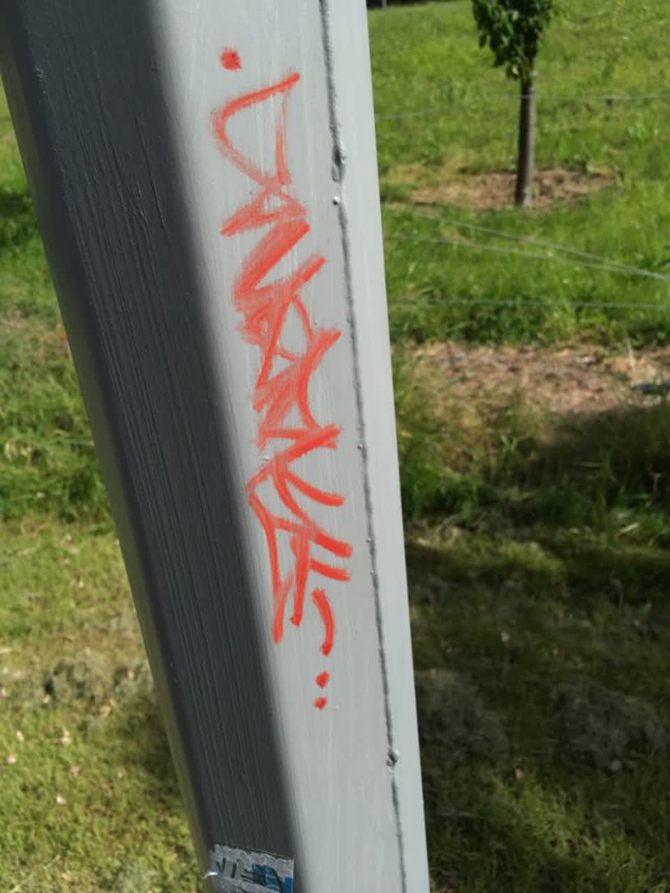 The photograph attached to this graffiti report