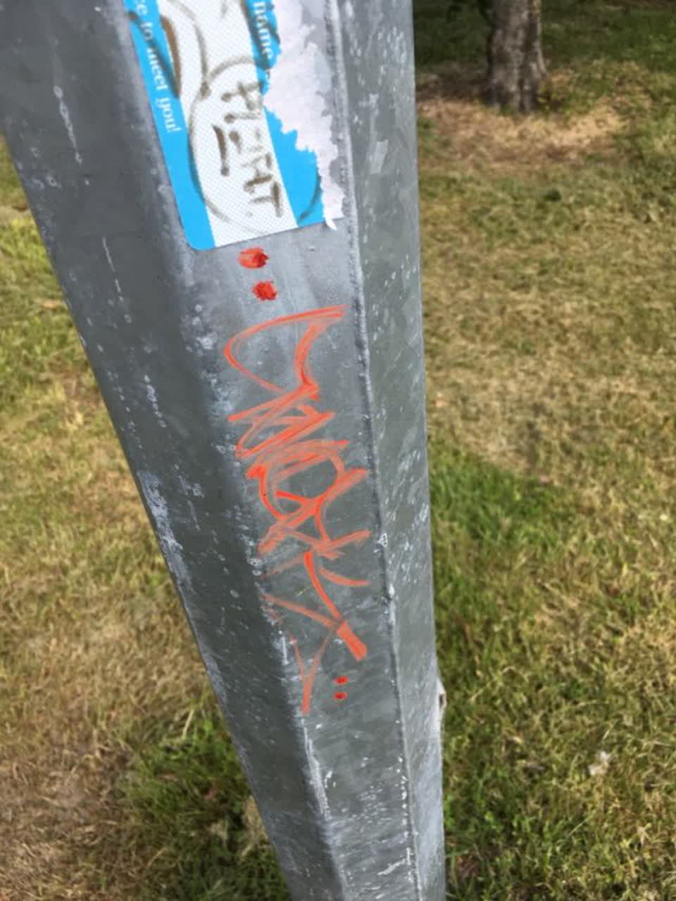 The photograph attached to this graffiti report