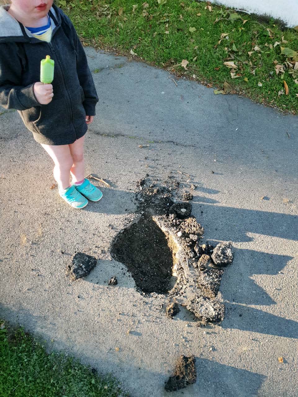 The photograph attached to this roading/streets report