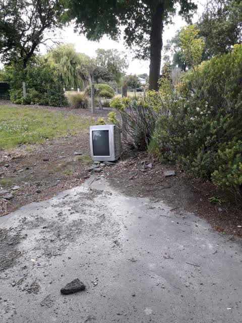Rubbish/Recycling, a report photo
