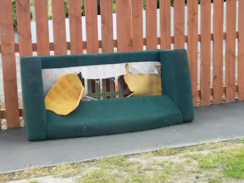 Rubbish/Recycling, a report photo