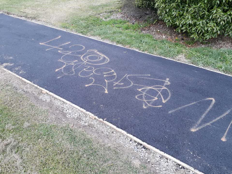 The photograph attached to this graffiti report