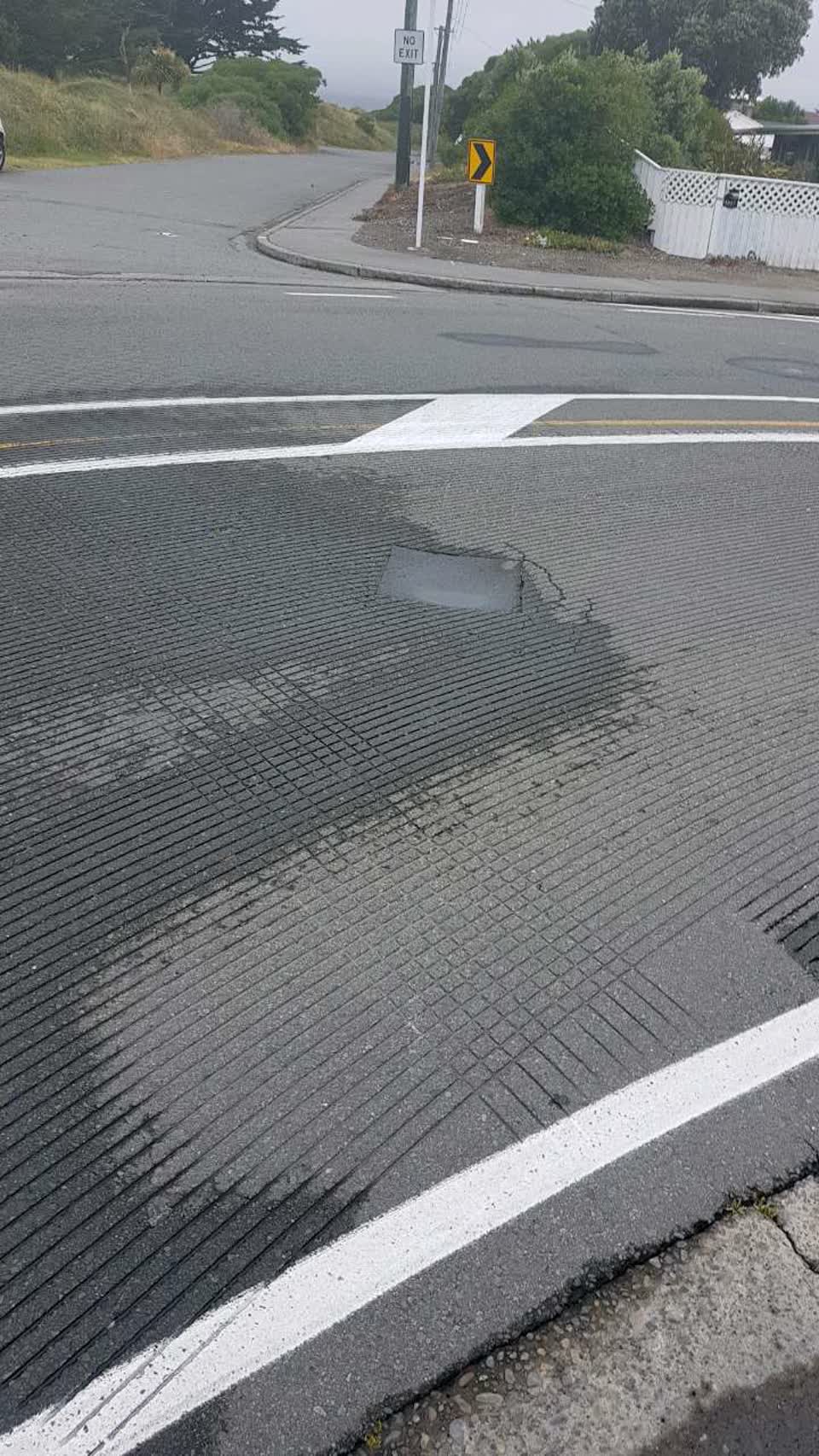 The photograph attached to this roading/streets report
