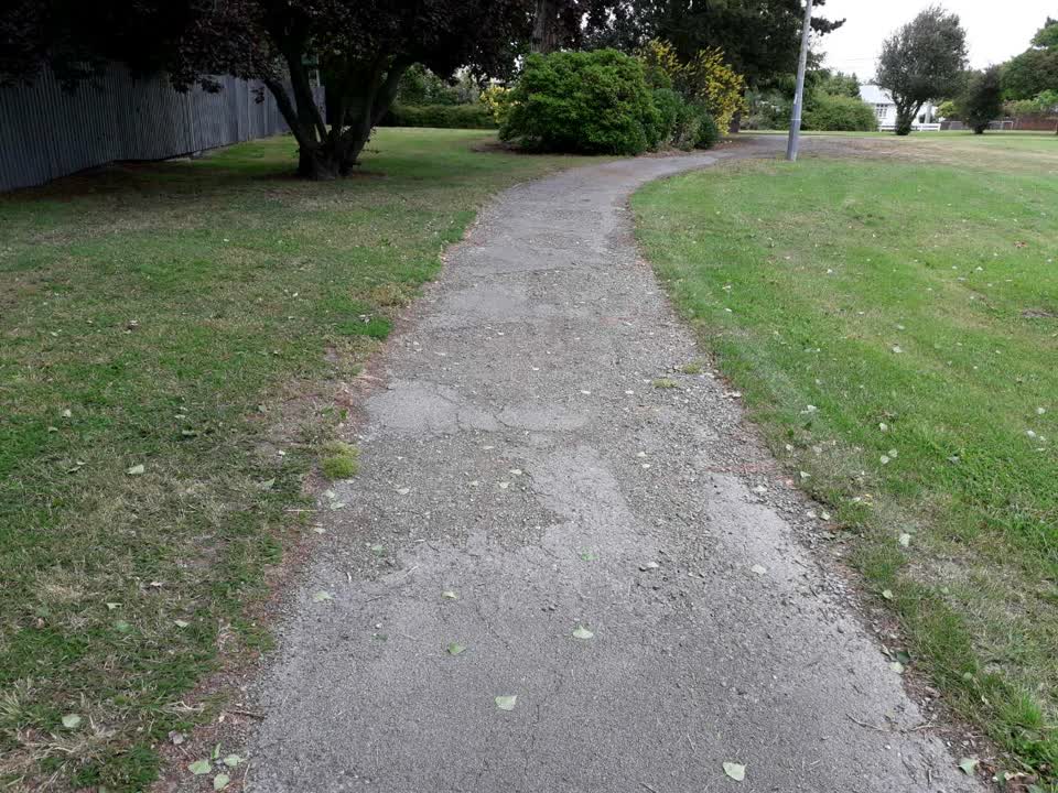 The photograph attached to this roading/streets report