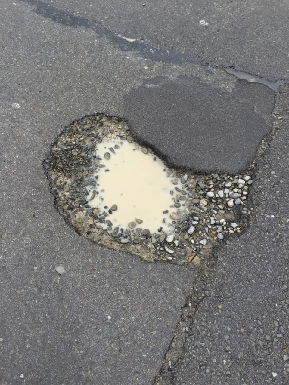 The photograph attached to this roading/streets report