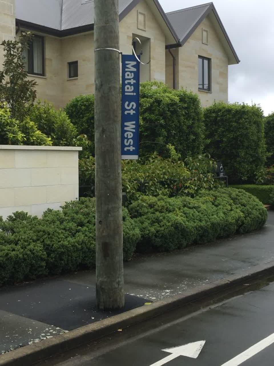 The photograph attached to this roading/streets report