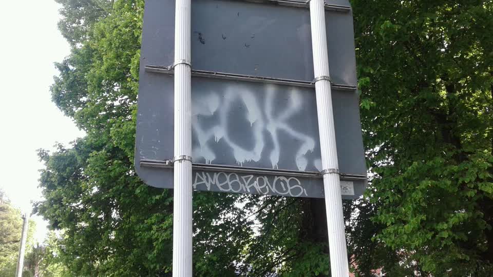 The photograph attached to this graffiti report