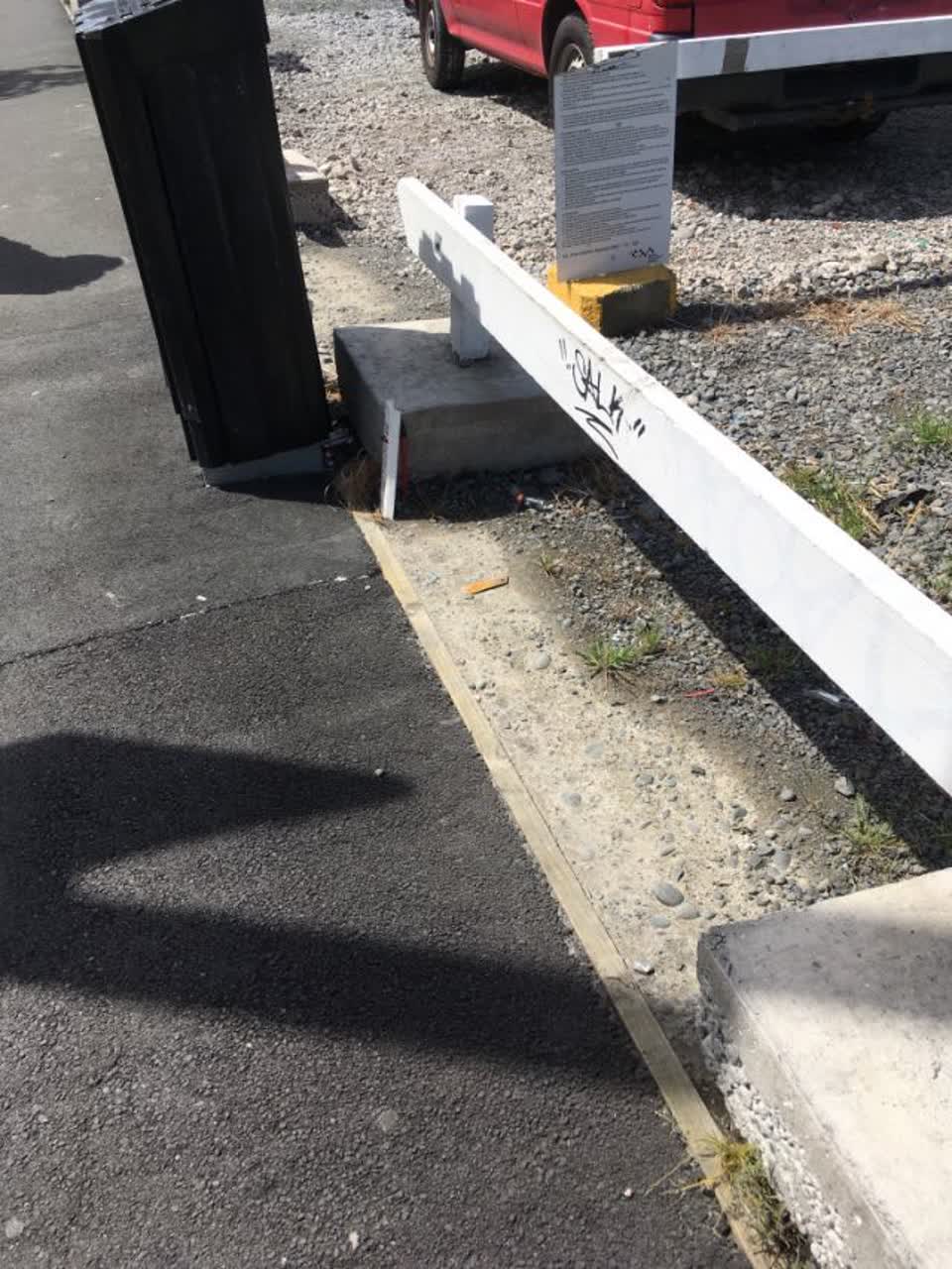 The photograph attached to this graffiti report