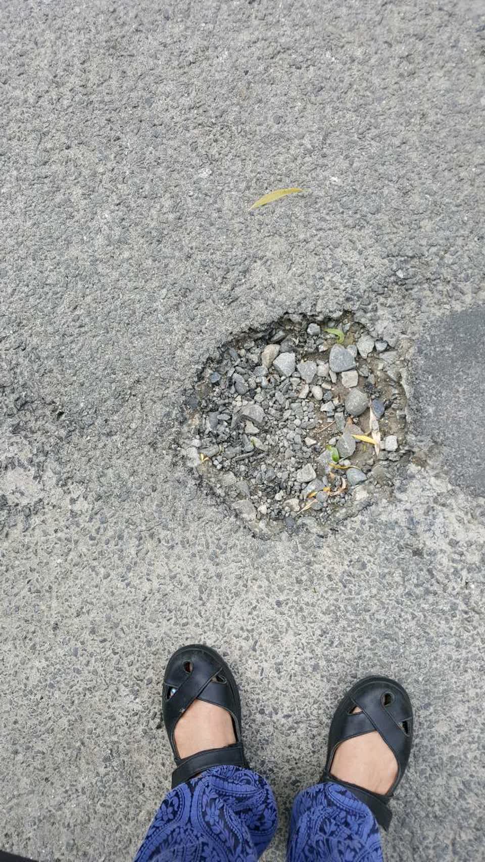 The photograph attached to this roading/streets report