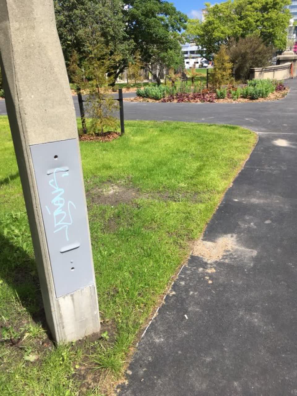 The photograph attached to this graffiti report