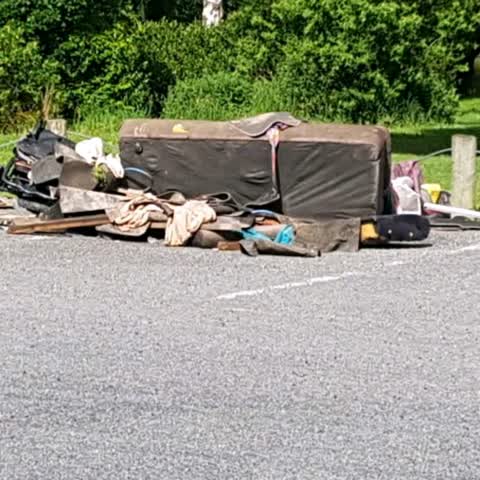 Rubbish/Recycling, a report photo