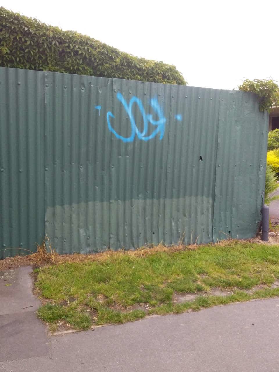 The photograph attached to this graffiti report