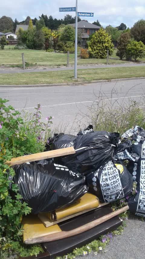 Rubbish/Recycling, a report photo
