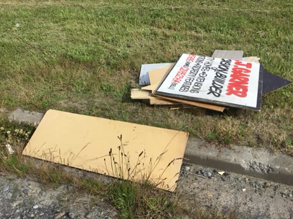 The photograph attached to this rubbish/recycling report