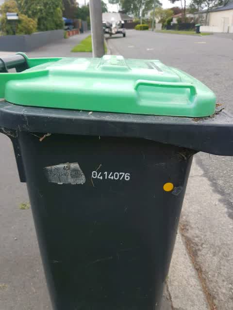Rubbish/Recycling, a report photo