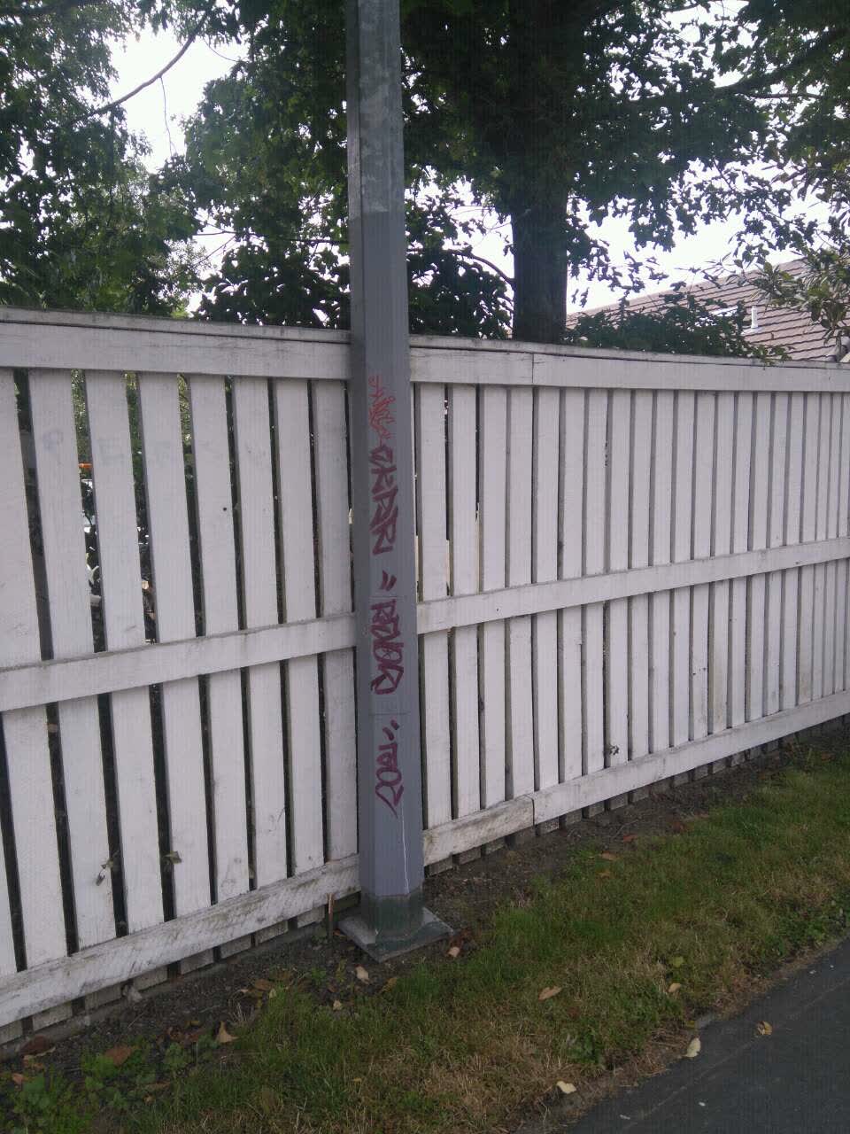 The photograph attached to this graffiti report
