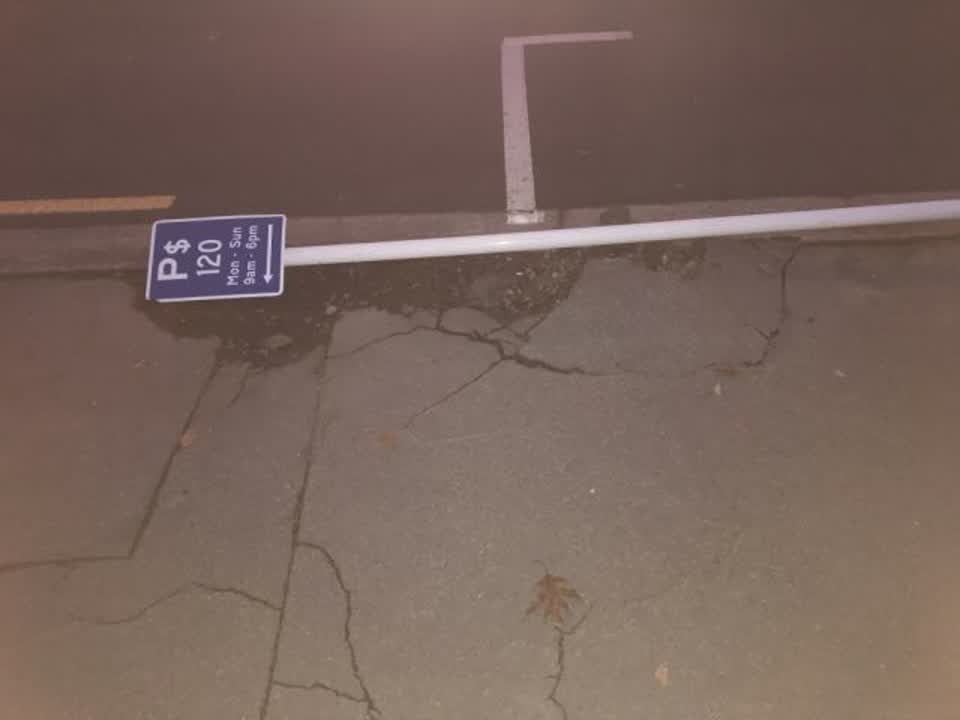 The photograph attached to this roading/streets report