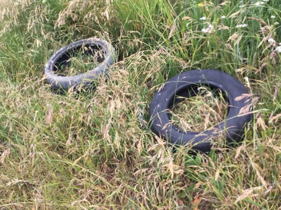 The photograph attached to this rubbish/recycling report