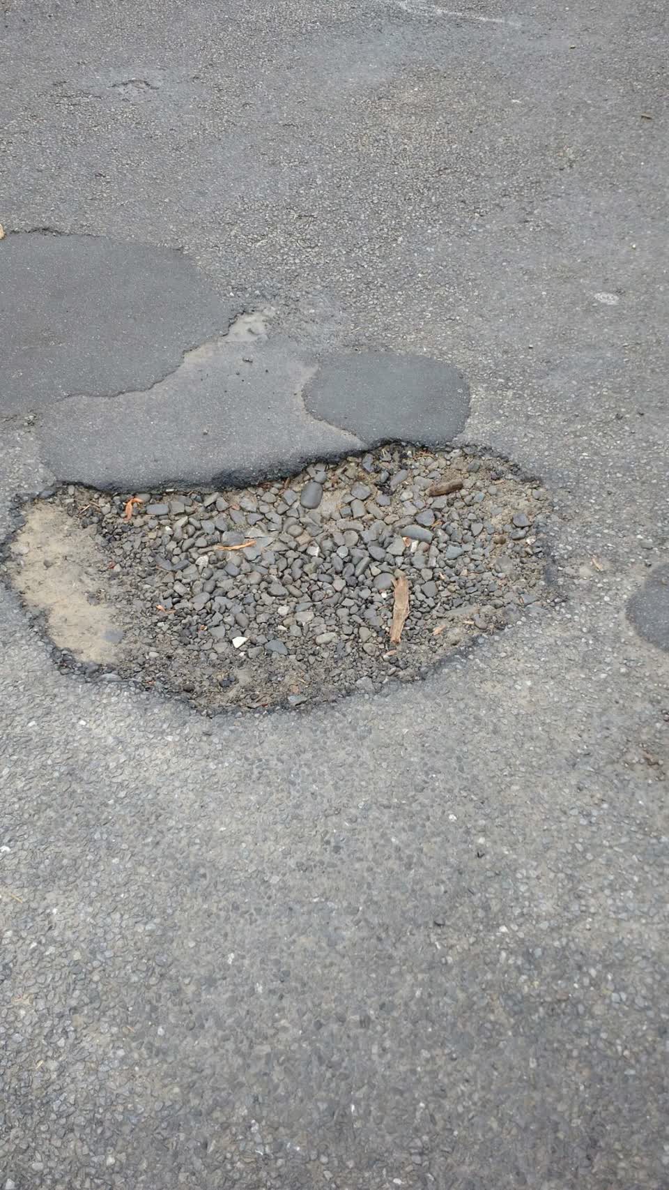 The photograph attached to this roading/streets report