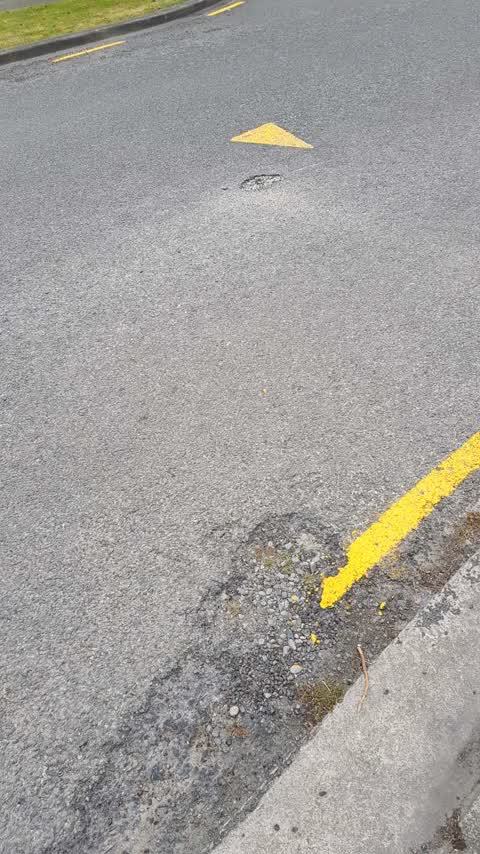 Roading/Streets, a report photo