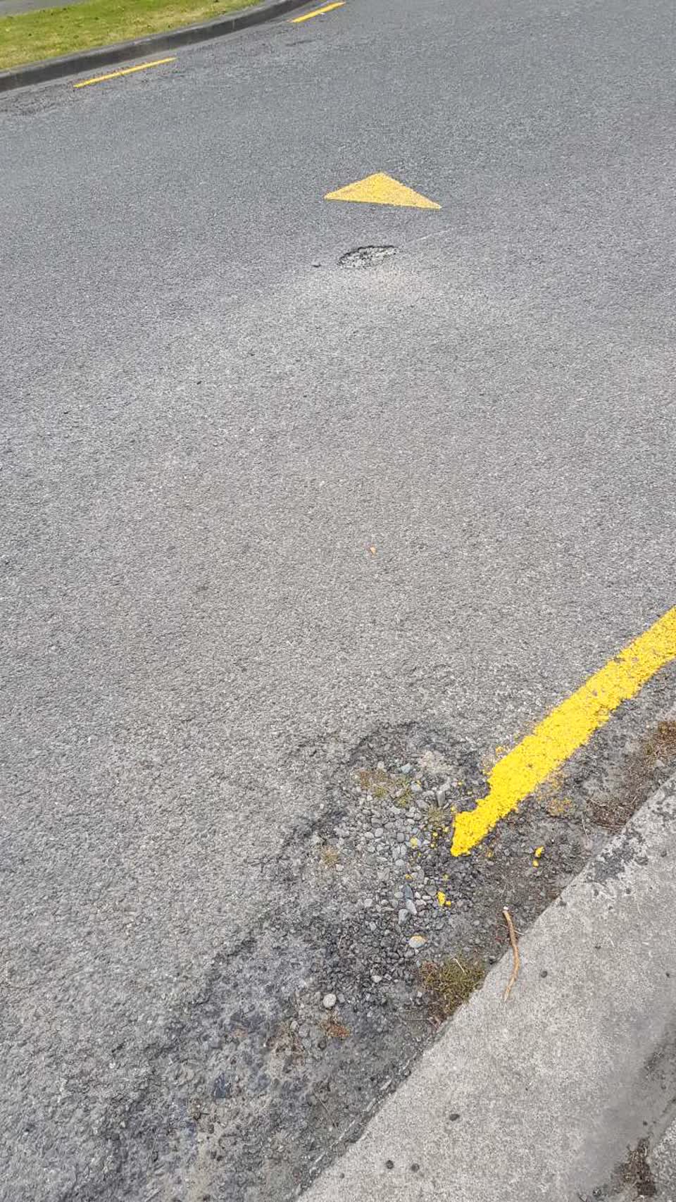 The photograph attached to this roading/streets report