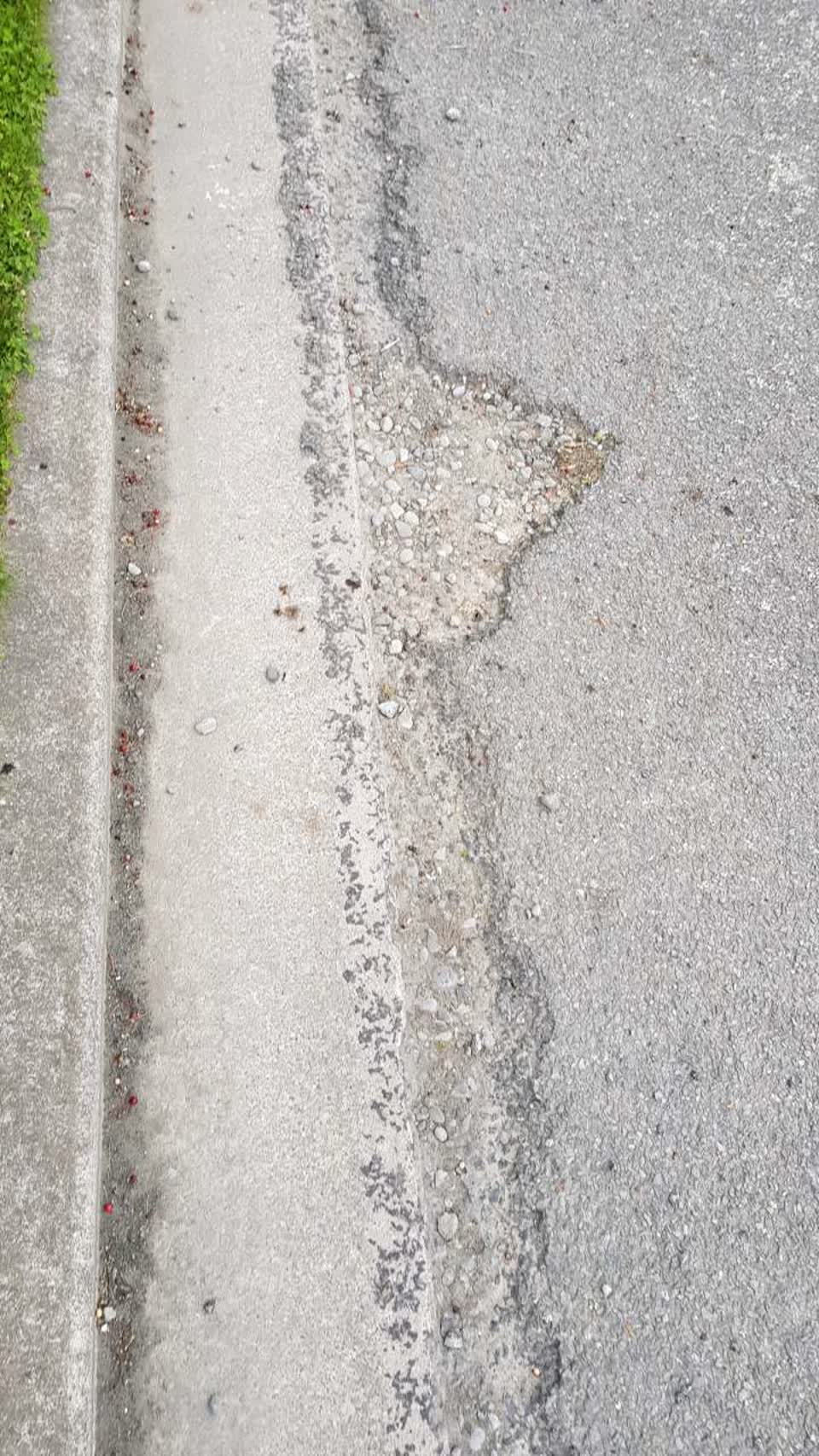 The photograph attached to this roading/streets report