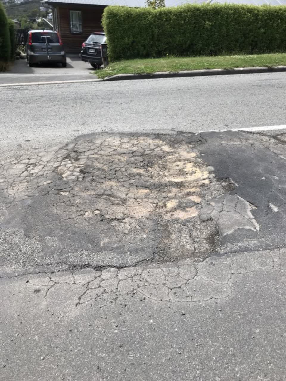 The photograph attached to this roading/streets report