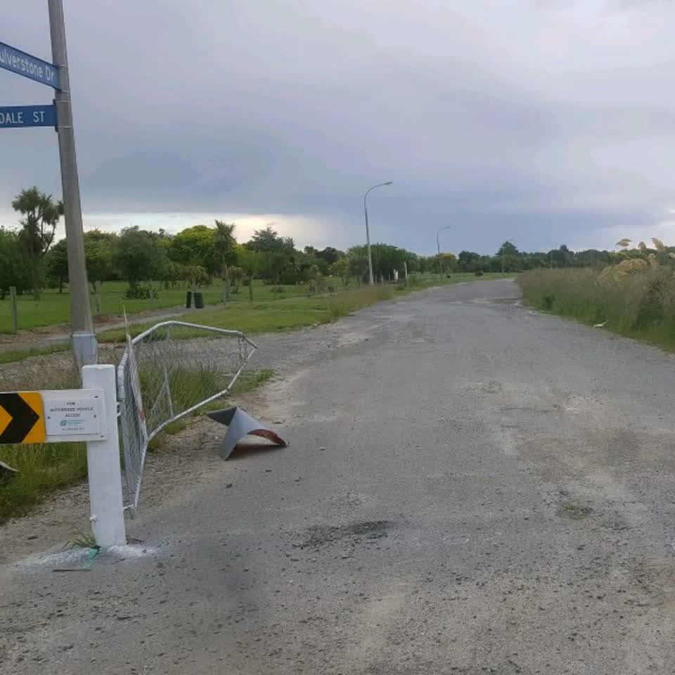 The photograph attached to this roading/streets report