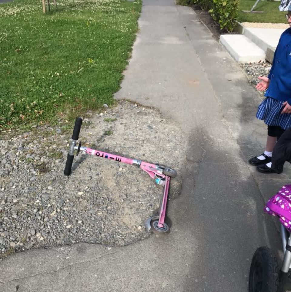 The photograph attached to this roading/streets report