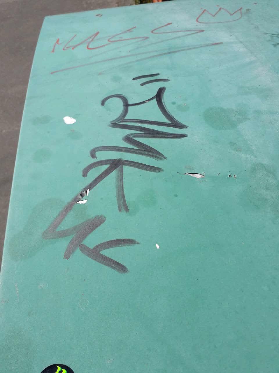 The photograph attached to this graffiti report