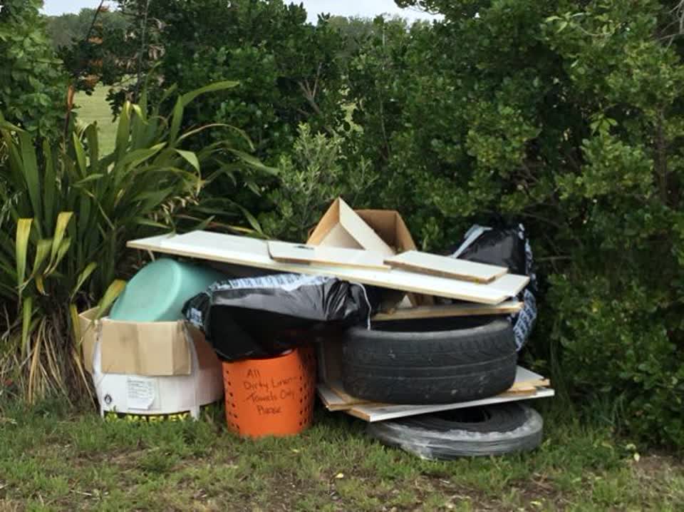 The photograph attached to this rubbish/recycling report