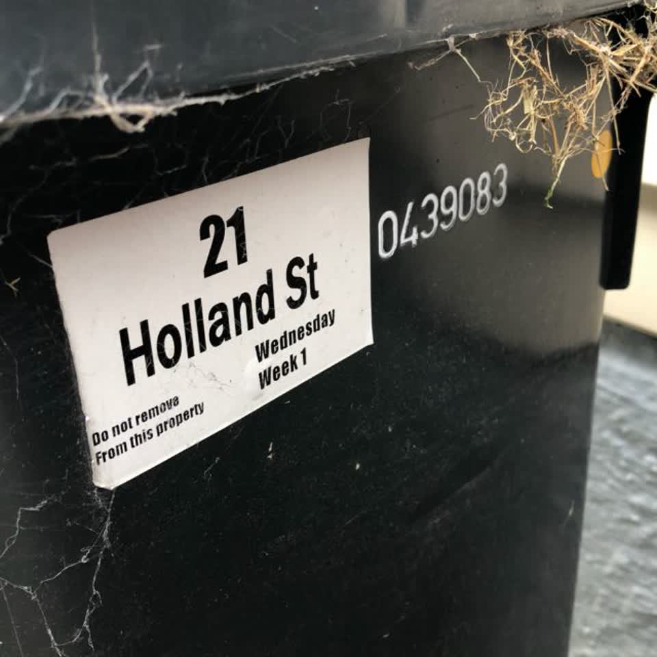 The photograph attached to this rubbish/recycling report