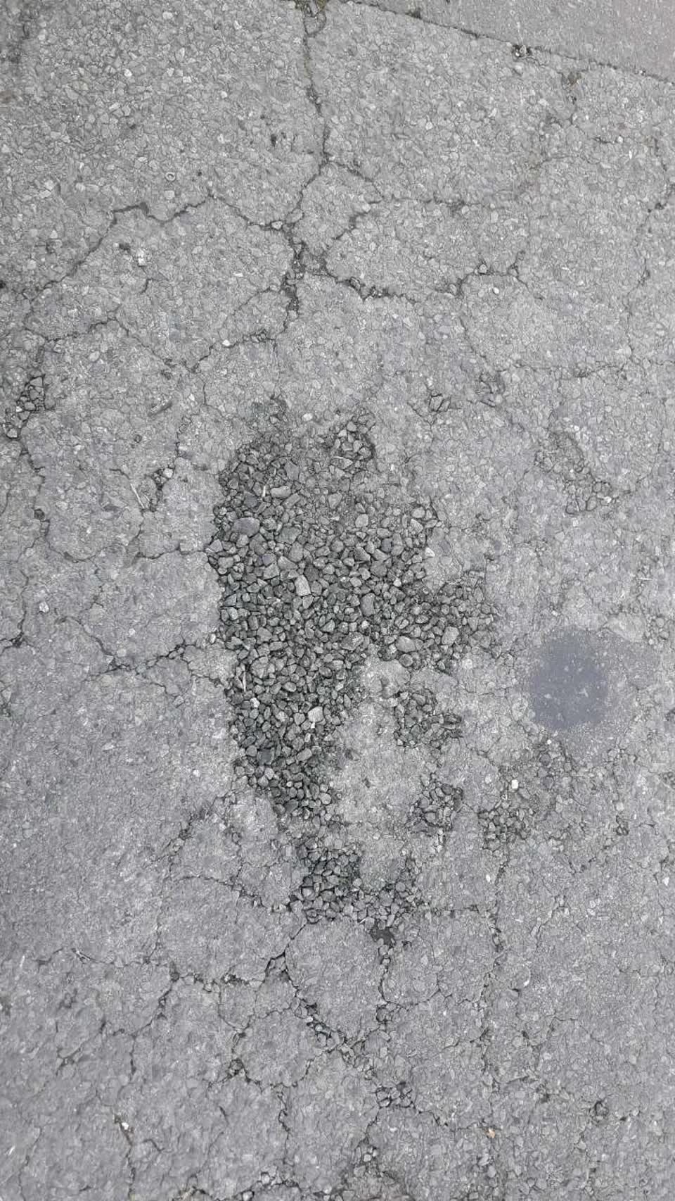 The photograph attached to this roading/streets report