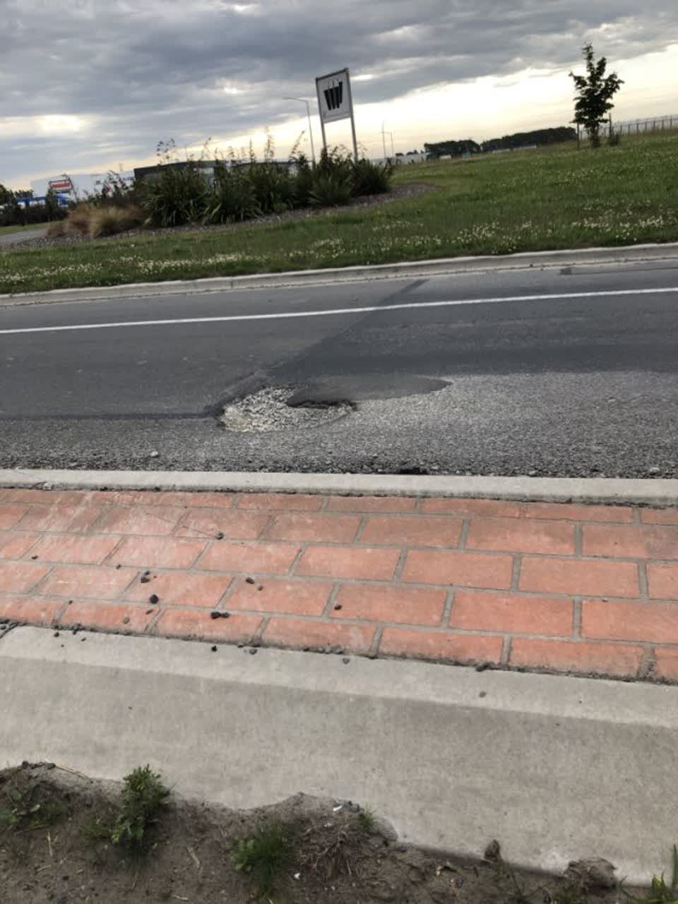 The photograph attached to this roading/streets report
