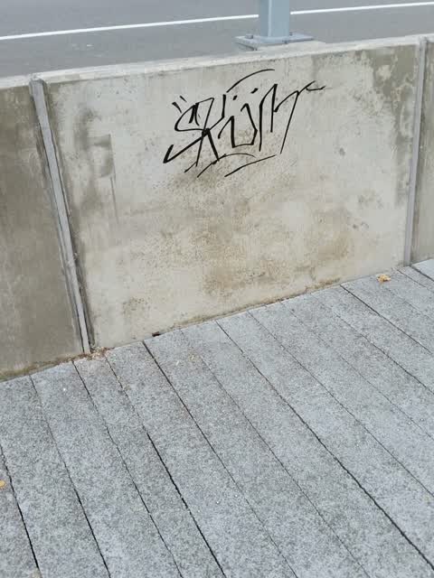 Graffiti, a report photo